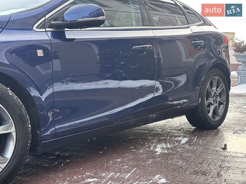 Хетчбек Volvo V40 2015 в Стрию