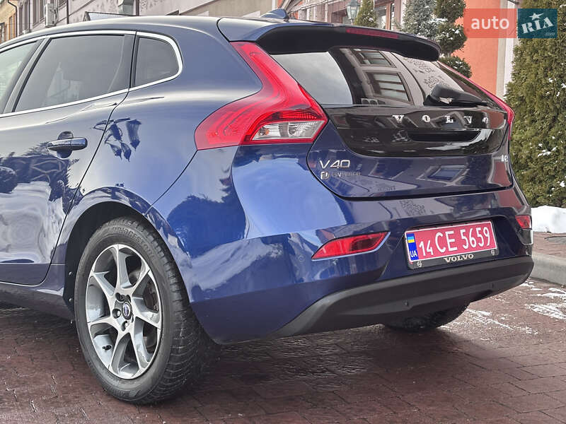 Хетчбек Volvo V40 2015 в Стрию
