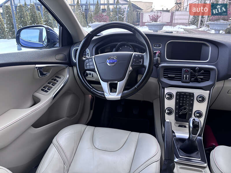 Хетчбек Volvo V40 2015 в Стрию