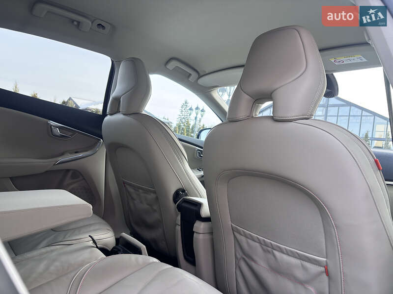 Хетчбек Volvo V40 2015 в Стрию