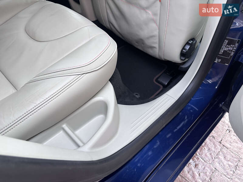 Хетчбек Volvo V40 2015 в Стрию