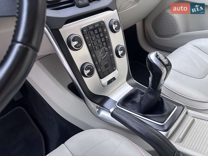 Хетчбек Volvo V40 2015 в Стрию