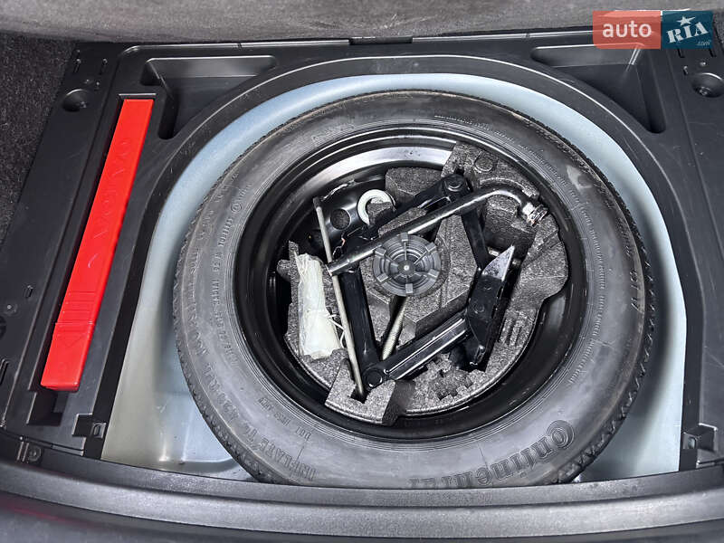 Хетчбек Volvo V40 2015 в Стрию