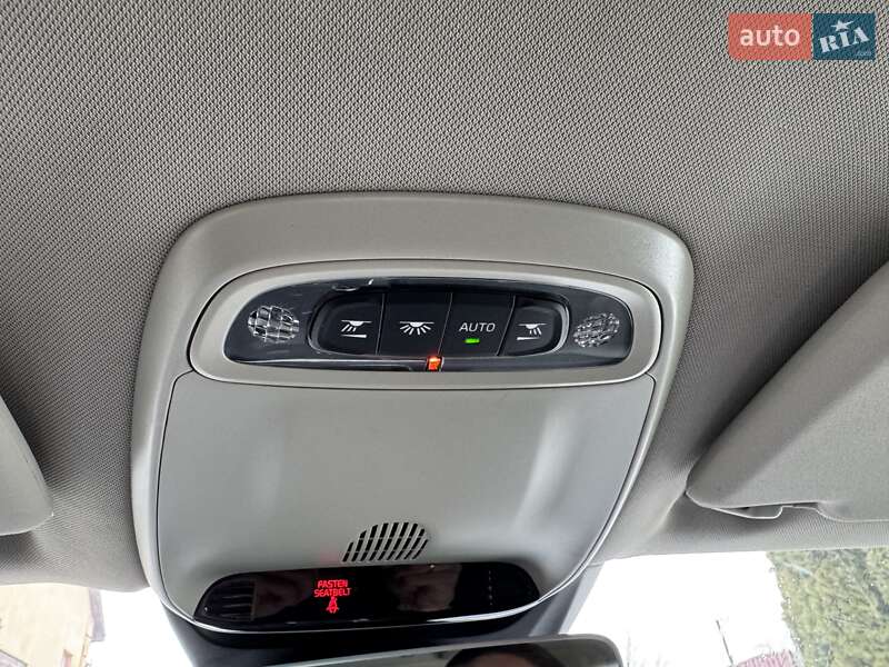 Хетчбек Volvo V40 2016 в Радивиліві