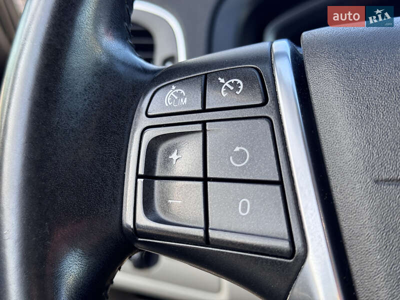 Хэтчбек Volvo V40 2013 в Стрые фото 46 Хэтчбек Volvo V40 2013 в Стрые