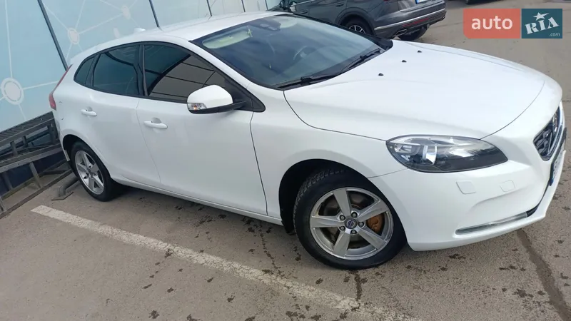Volvo V40 2013