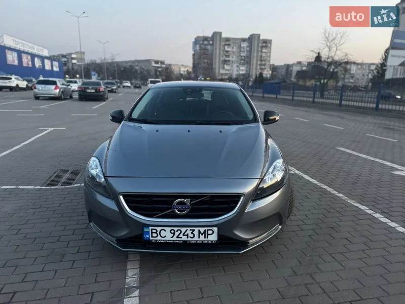 Volvo V40 2015