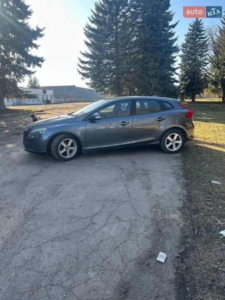 Хэтчбек Volvo V40 2013 в Луцке