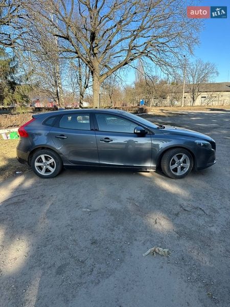 Хэтчбек Volvo V40 2013 в Луцке