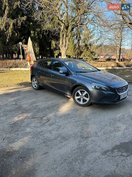 Хэтчбек Volvo V40 2013 в Луцке