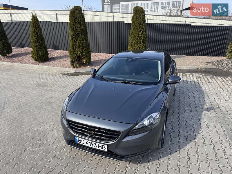 Хетчбек Volvo V40 2012 в Тернополі