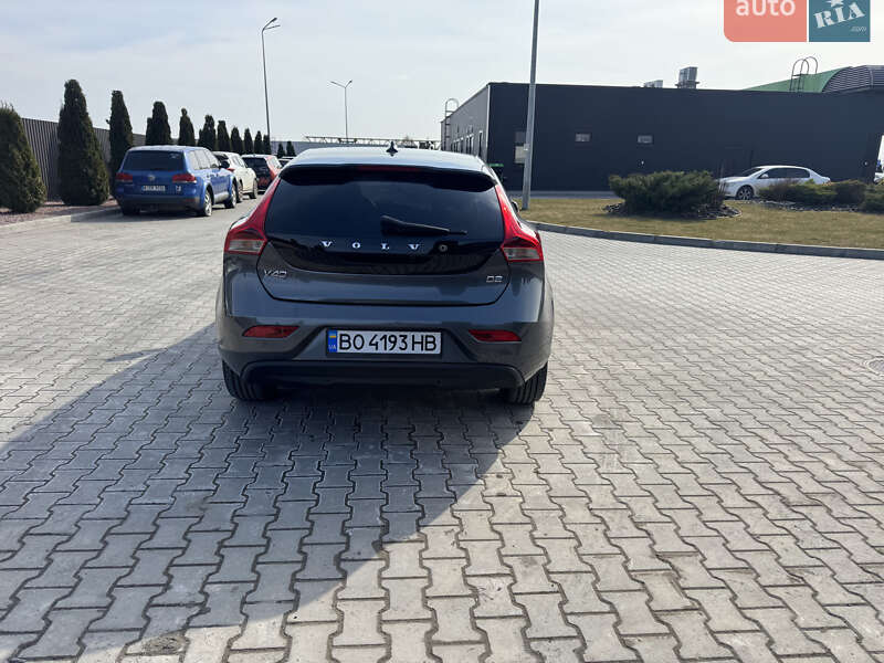 Хетчбек Volvo V40 2012 в Тернополі