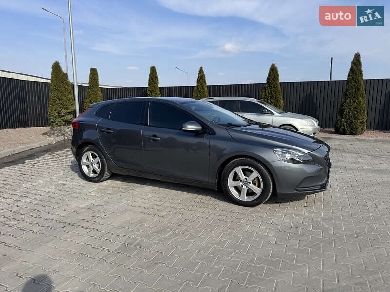 Хетчбек Volvo V40 2012 в Тернополі