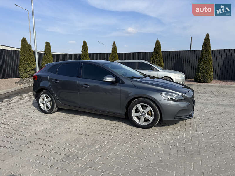 Хетчбек Volvo V40 2012 в Тернополі