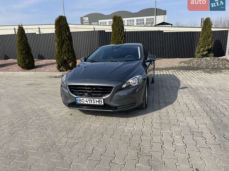 Хетчбек Volvo V40 2012 в Тернополі