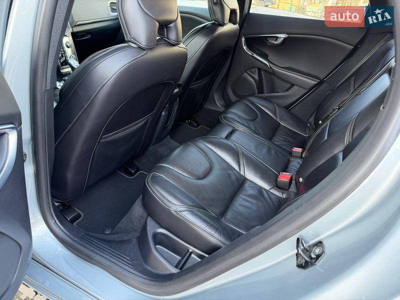Хетчбек Volvo V40 2013 в Львові фото 33 Хетчбек Volvo V40 2013 в Львові