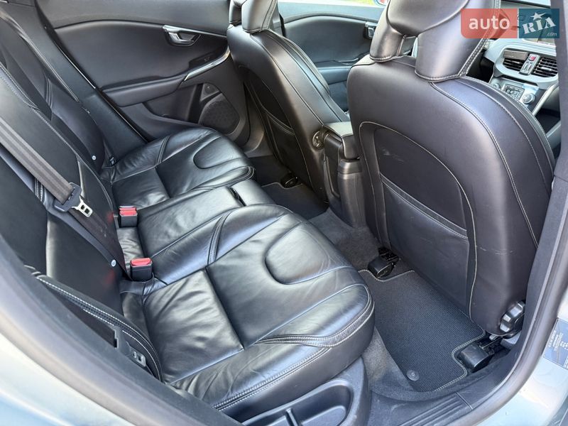 Хетчбек Volvo V40 2013 в Львові фото 37 Хетчбек Volvo V40 2013 в Львові