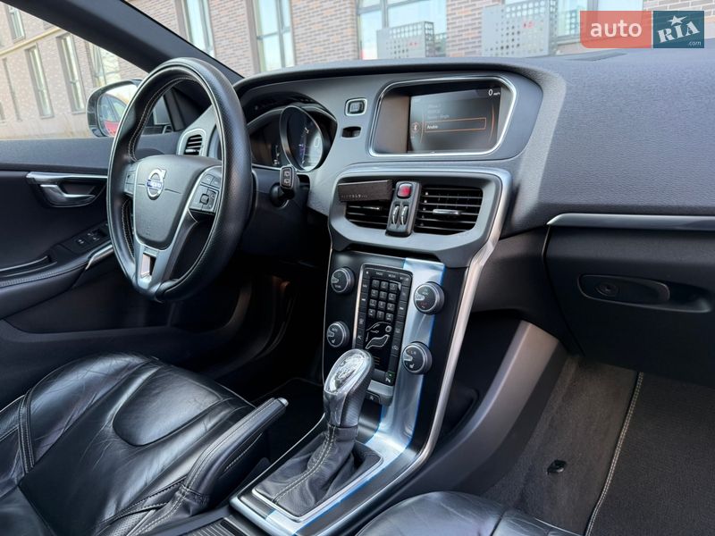 Хетчбек Volvo V40 2013 в Львові фото 40 Хетчбек Volvo V40 2013 в Львові