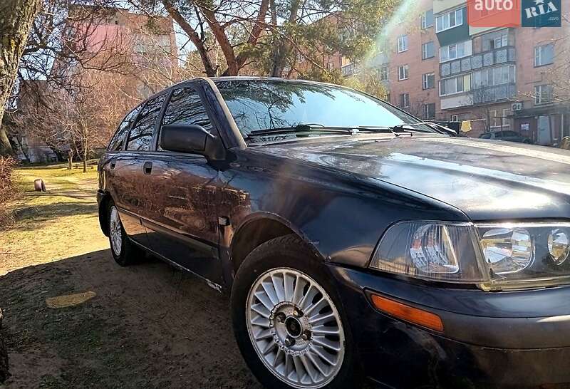 Универсал Volvo V40 2001 в Черкассах