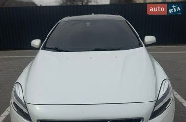 Хэтчбек Volvo V40 2016 в Виннице