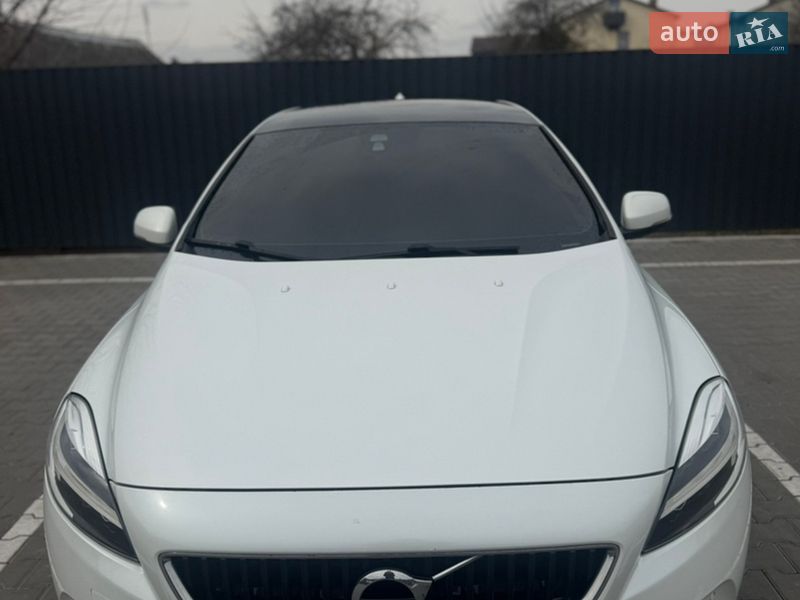 Volvo V40 2016
