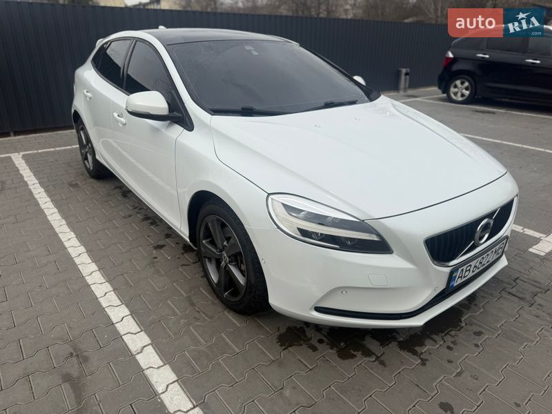 Хэтчбек Volvo V40 2016 в Виннице