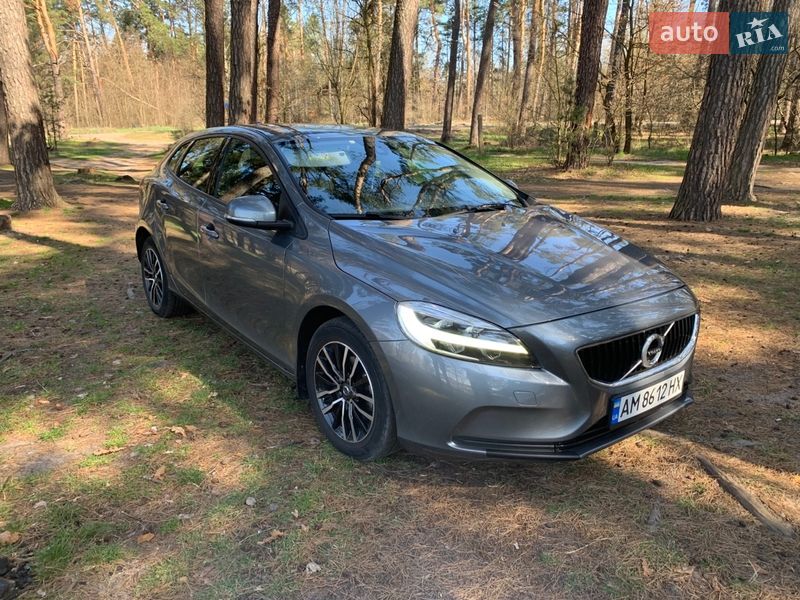 Хэтчбек Volvo V40 2019 в Житомире