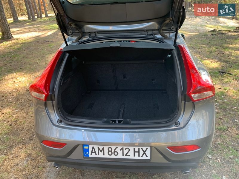 Хэтчбек Volvo V40 2019 в Житомире