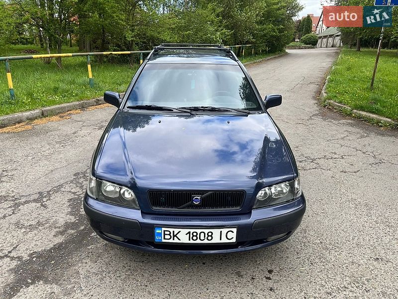 Универсал Volvo V40 2001 в Ровно