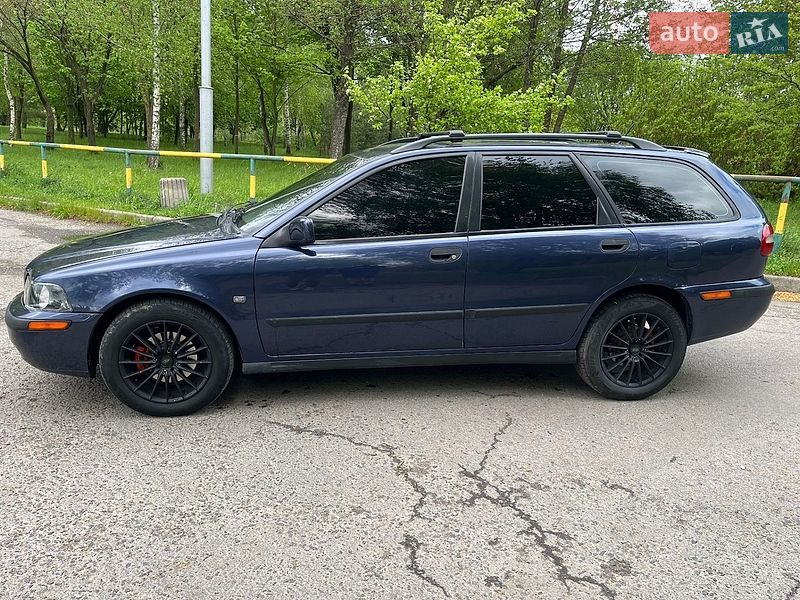 Универсал Volvo V40 2001 в Ровно