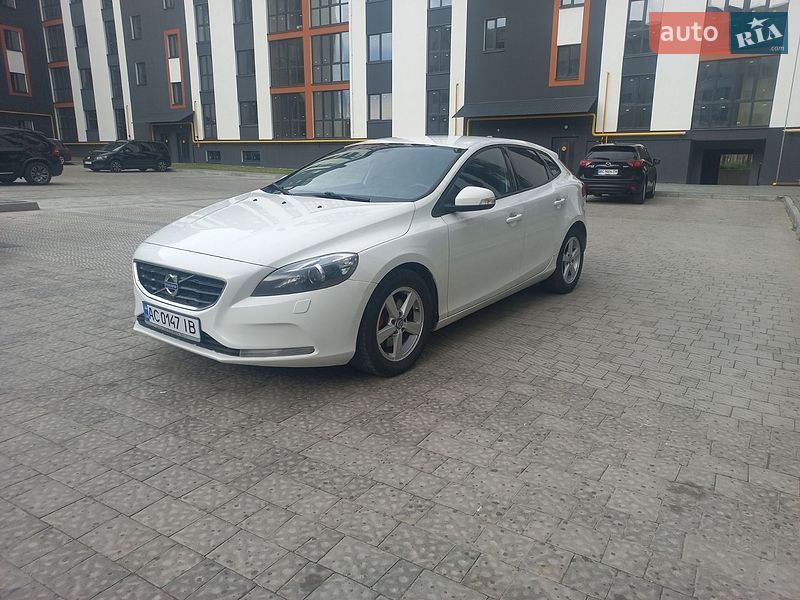 Хэтчбек Volvo V40 2014 в Шептицькому