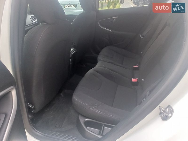 Хэтчбек Volvo V40 2014 в Шептицькому
