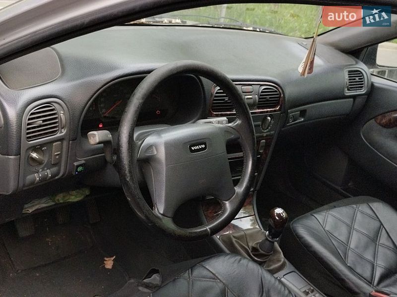 Универсал Volvo V40 1999 в Харькове