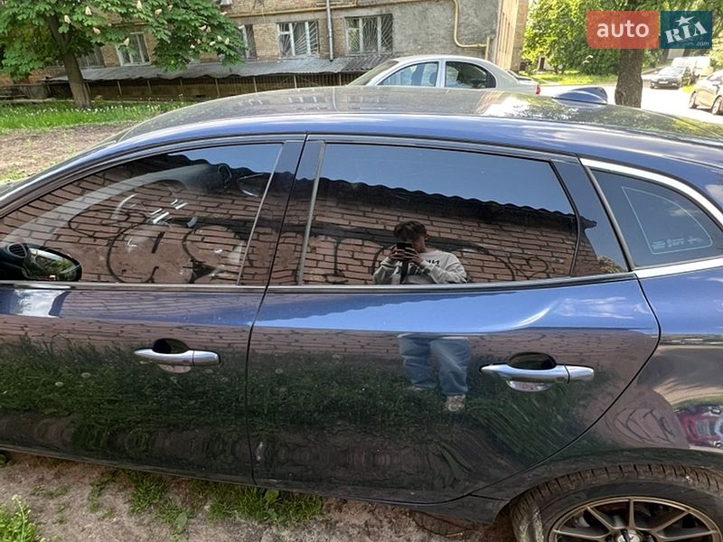 Хэтчбек Volvo V40 2014 в Киеве