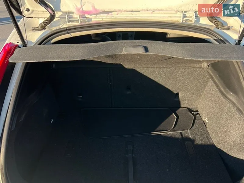 Volvo V40 2018 VIN YV1MV79K0J2486956 фото оголошення 12 з 73