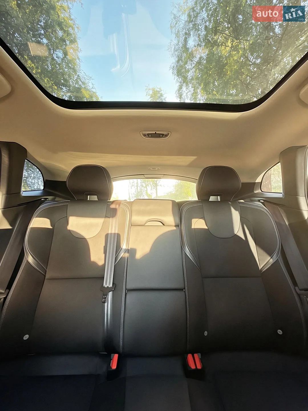 2017 Volvo V40 - мініатюра 8