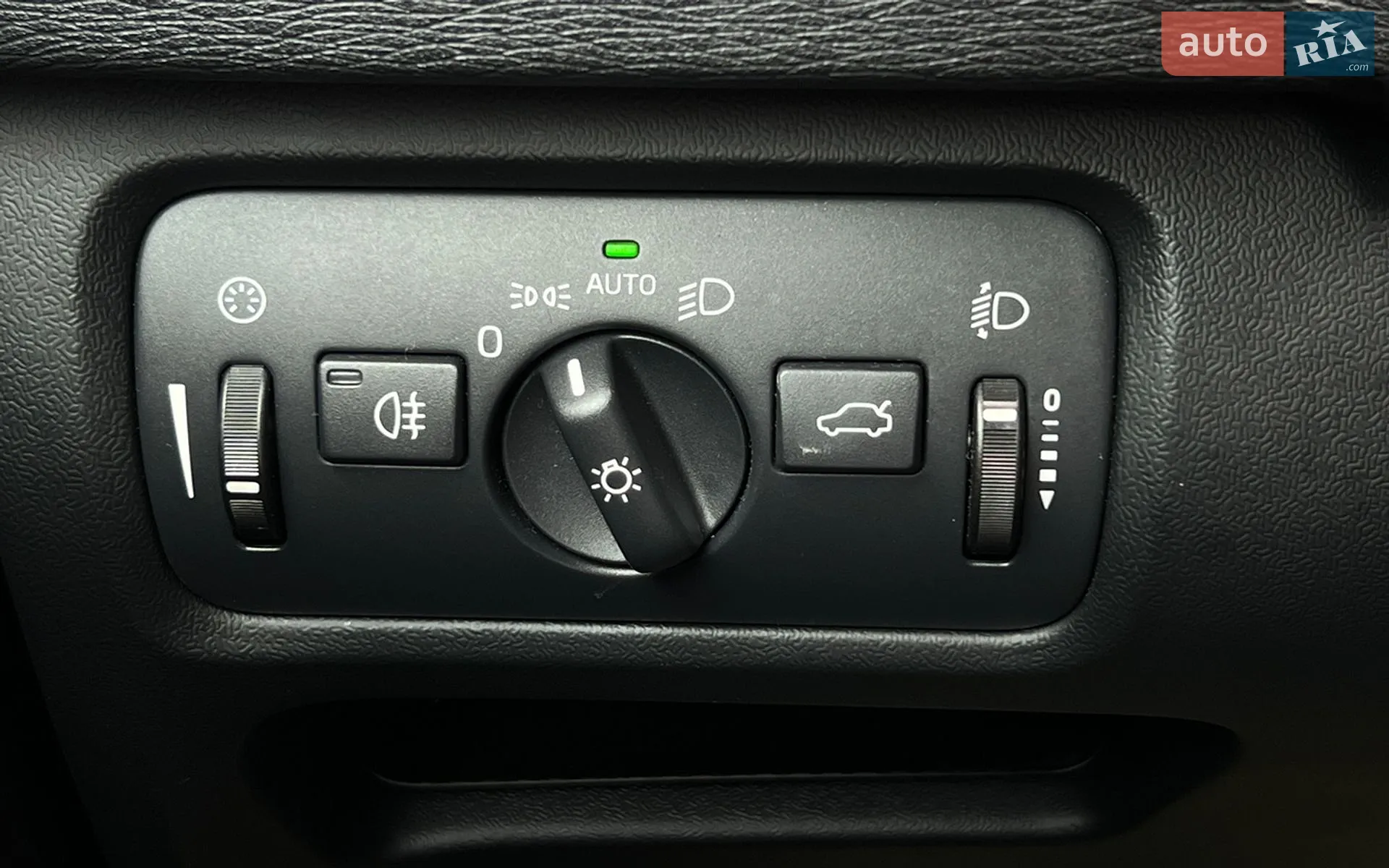 2016 Volvo V40 - мініатюра 16