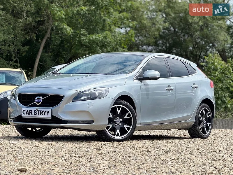Volvo V40 2017 VIN YV1MV79K0J2463729 фото оголошення 9 з 35