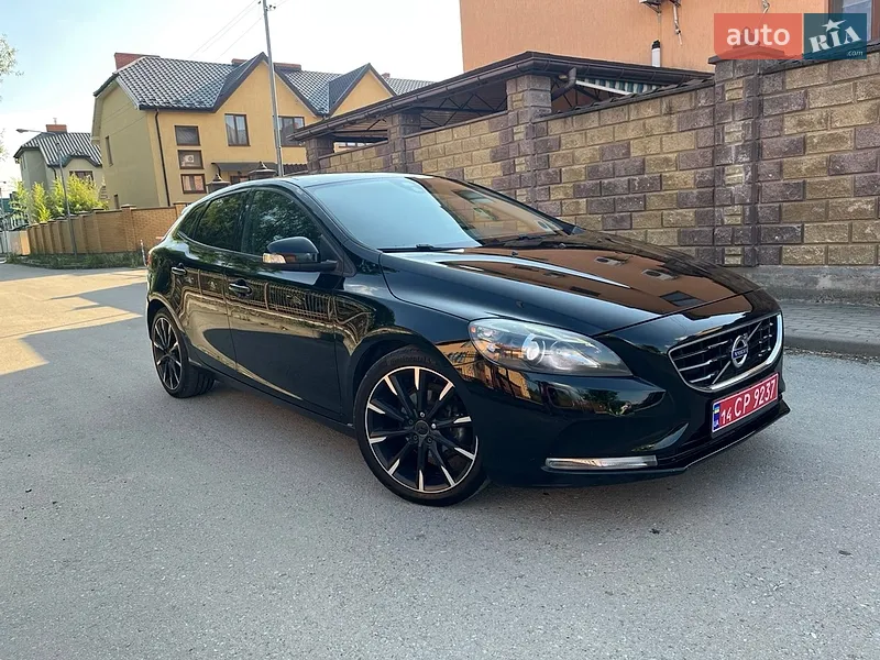 Volvo V40 2014