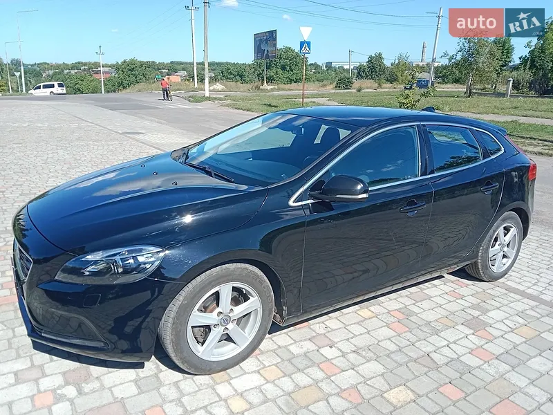 Volvo V40 2014