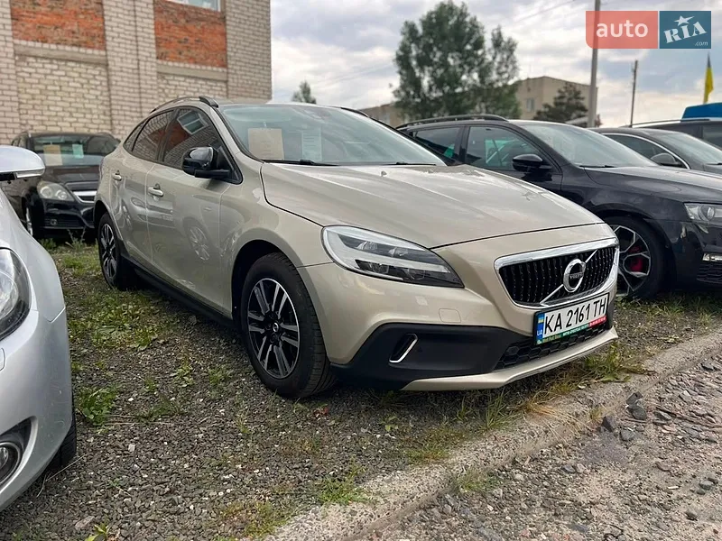 Volvo V40 2018