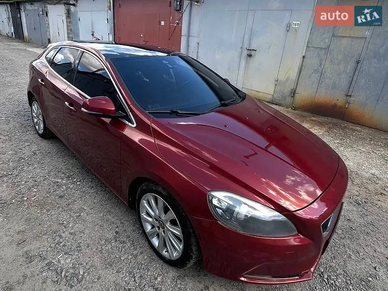 Volvo V40 2013