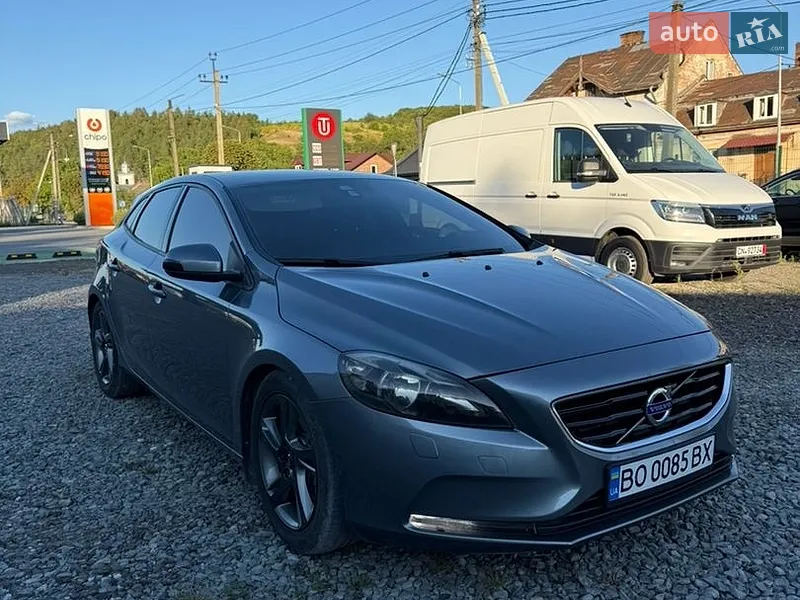 Volvo V40 2014