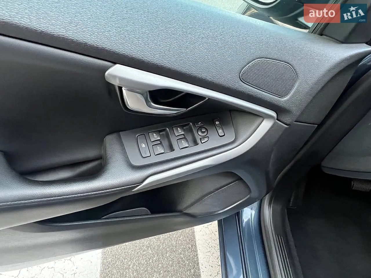 2017 Volvo V40 - мініатюра 14