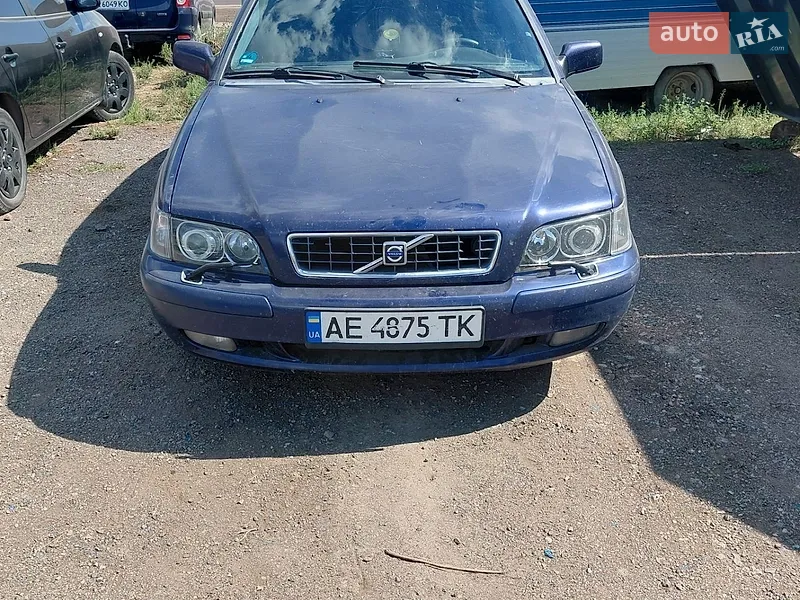 Volvo V40 2002