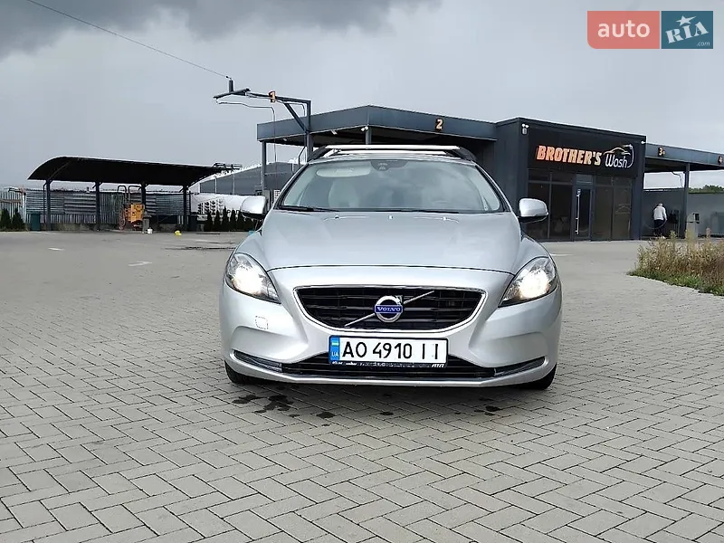 Volvo V40 2012