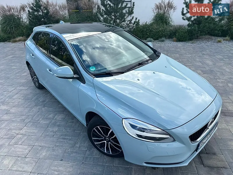 Volvo V40 2017