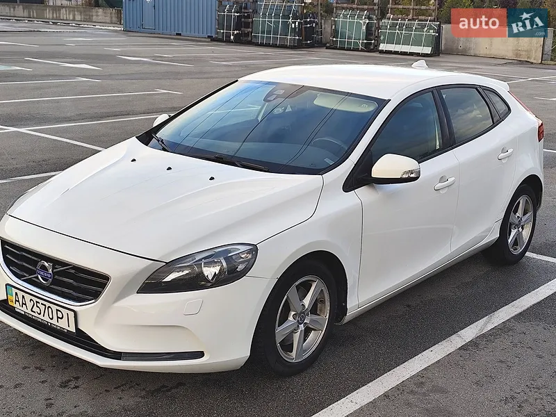 Volvo V40 2013