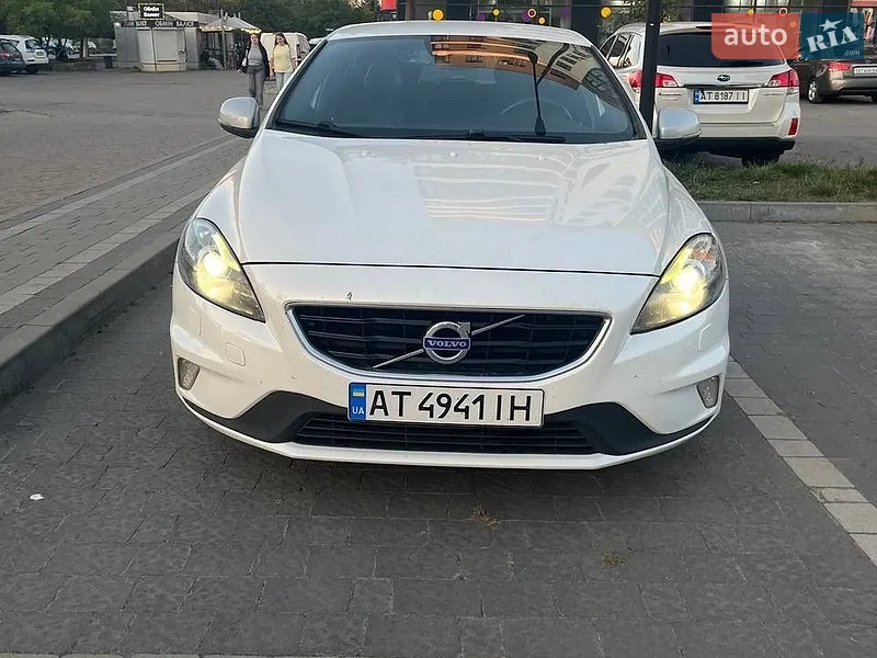 Volvo V40 2015