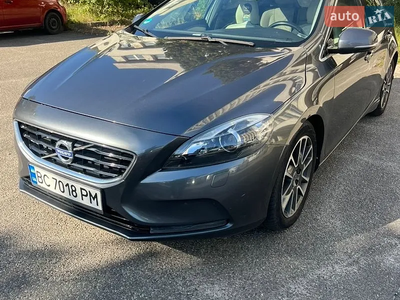 Volvo V40 2012